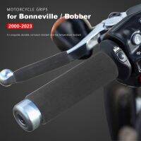 จับแฮนด์ฟองน้ำจับมอเตอร์ไซค์สำหรับ Bonneville Bobber Speedmaster สีดำ T100 1200 T120 Daytona 600 650 675 R 765ฝาครอบ Moto2