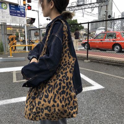 [COD] 2021 spring and summer with leopard print shoulder bag retro drape foot tote casual corduroy shopping