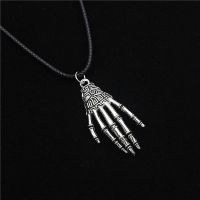 European and American Fashion New Gothic Dark Alloy Skeleton Hand Pendant Skeleton Hand Necklace Men and Women Jewelry