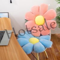 【hot sale】 ❁◇ B32 Ins Small Daisy Sun Flower Tatami Petal Cushion Flower Pillow Car Seat Cushion Office Cushion Cushion Petal Cushion Mainan Budak Lelaki Botol Susu Tilam Baby