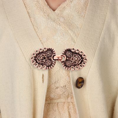 Trendy Sweater Blouse Pin Shawl Brooch Retro Clip Clasps Collar Sweater Scarf Clasp Charm Jewelry Accessories 2021 Hot