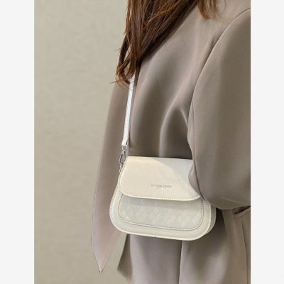 MLBˉ Official NY Ins small bag spring and summer saddle bag new fashion high-end sense versatile niche popular messenger bag female bag