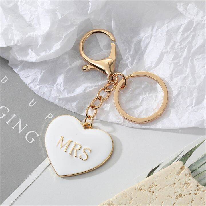 yf-simple-alloy-black-white-peach-heart-keychain-mr-mrs-love-bag-pendant-accessories-fashion-charm-lover-keyring-gifts