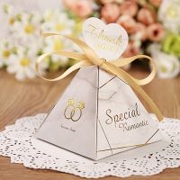 【hot】 Triangular Marble Wedding Favors and Gifts Boxes Chocolate for Guests Giveaways Supplies