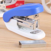 Deli Manual Mini Portable Universal Stapler Student Study Stationery School Office Supply Business Binding Tool Staplers Punches