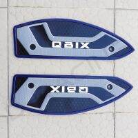 แผ่นปูพื้นกันลื่น แต่ง รถ YAMAHA Q-bix สีน้ำเงิน ถูกกระหน่ำ