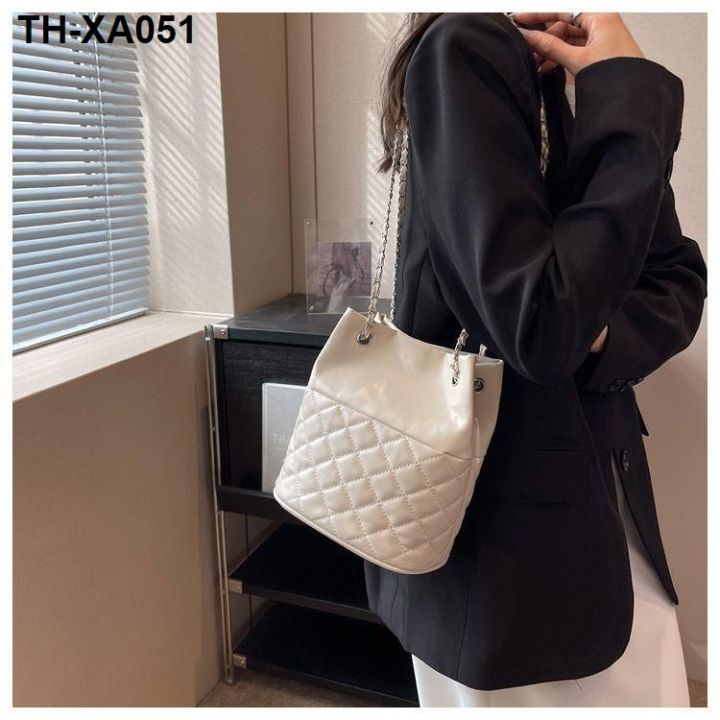 south-korea-the-2023-new-tide-fashion-ling-from-chain-bucket-bag-niche-joker-inclined-shoulder-one