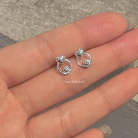 SissyJewelry // ต่างหูเงินแท้ รุ่น Classy heart (Dainty heat / Heart &amp; round stud)