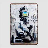 Banksy ถนนศิลปะหน้ากากป้องกันแก๊สป้ายโลหะโรงภาพยนตร์ของตกแต่งผนังห้องครัวบ้านเคลือบดีบุกแบบตลกโปสเตอร์สำหรับเซ็น0718