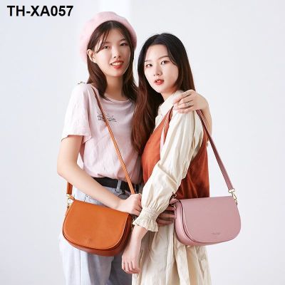 2023 Shoulder Messenger Fashion and Design Korean Ladies