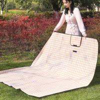 Picnic Mat Waterproof Portable Thickened Non-woven Fabric Outdoor Camping Folding Tote Picnic Blanket Beach Dinner Mat for Daily