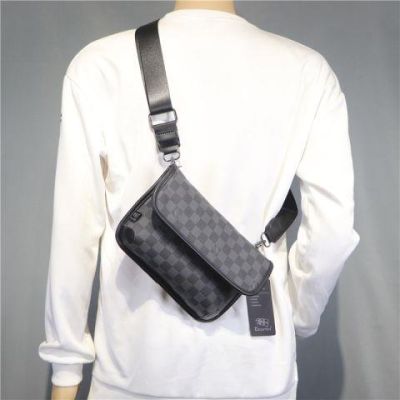 [COD] กระเป๋าสะพายไหล่ผู้ชายสามกล่อง Simple Flip-Top Messenger Men S And Women S Plaid Backpack Casual Clutch