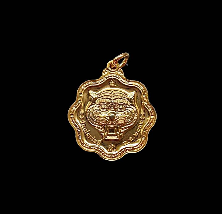 เหรียญหมูนำโชคนักษัตรหมูด้านหลังเสือวัดมังกรกมลาวาสเล่งเน่ยยี่จ-กรุงเทพปีพ-ศ-2562เนื้อกะไหล่ทอง