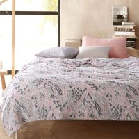 ผ้าห่ม Qbedding All Season Ultra Soft Printed Microplush ลายดาร์วิน