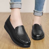 2022 New Flat Shoes Woman Soft Women Casual Shoes Leather Flats Shoes Slip on Loafers Breathable Mother Shoes Women Shoes