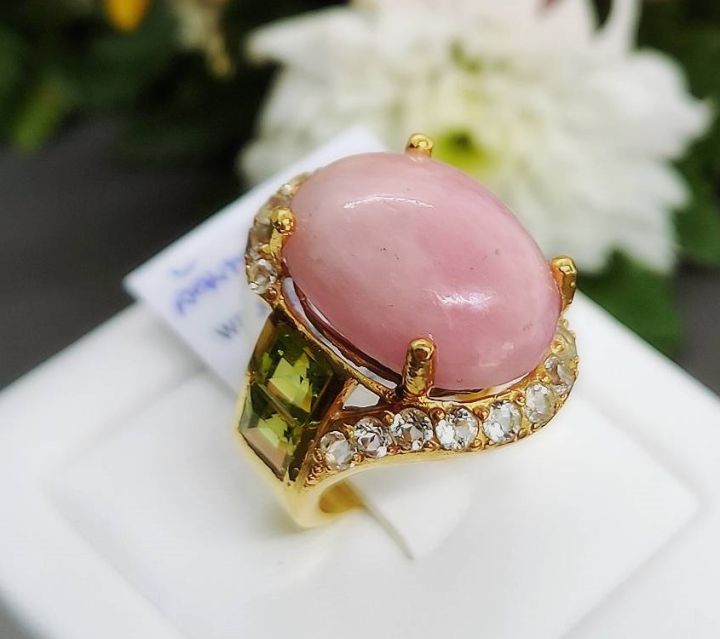 แหวนพลอยแท้-ทับทิมแอฟริกา-สี-pink-rose-ล้อม-white-topaz-พลอยขาว-ประดับ-peridot-ด้านข้าง-เรือนเงิน-925-ชุบทอง-24-เค-ไซต์-56