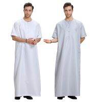 Thobe Thawb สำหรับผู้ชายฤดูร้อนชุดมุสลิมแขนสั้นคอกลมซาอุดิอาหรับสีทึบเสื้อคลุมดูไบอิสลาม Kaftan