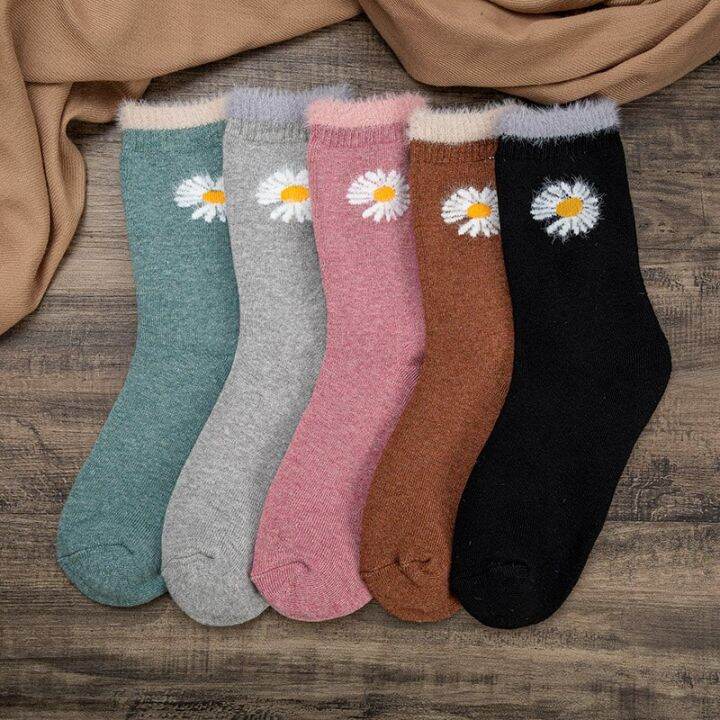 winter-women-cotton-socks-warmer-thicken-embroidery-daisy-comfortable-crew-socks