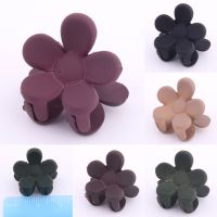 2 Cm Korean Hairpin for Girl Frosted Colors Plastic Flower Hair Claws Mini Small Size Crab for Hair Flower Designhair Clamps