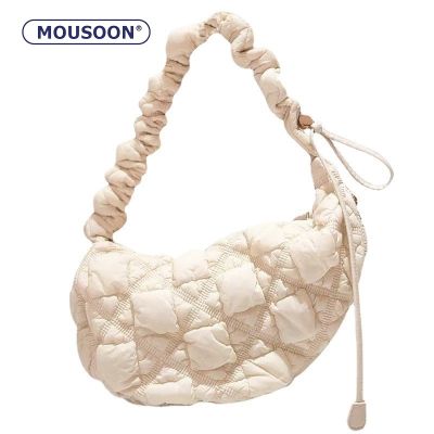 ✵✤◈ ganzha3965 MOUSOON soft bag หญิงลําลองน้ําหนักเบา กระเป๋าโฮโบ ทรงก้อนเมฆ แนวเกาหลี ที่ห้อย แถมฟรี