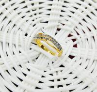 แหวนสีทองเพชรเรียงแถวคู่สีน้ำเงิน สวย น่ารักมากๆ ขนาดไซส์ 5.5 US นิ้ว  N0920 มีตำหนิเพชรหลุด 2 เม็ด