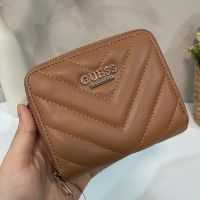 กระเป๋าสตางค์ guess ใบกลาง 5 นิ้ว