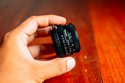(For Fujifilm Mirrorless)เลนส์มือหมุน ละลายหลัง รูรับแสงกว้าง 25mm F1.8