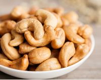 [ตรา หมี] เม็ดมะม่วงหิมพานต์อบ ถุง500g (อบ100%) Roasted cashew Nuts (500gram bag)/เม็ดมะม่วง ไซส์ A / พร้อมทาน - ถุง500g.