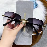 （A VOGUE）✤✜✎ New Sunglasses For Women Fashion Rimless Beach Gradient Sunglass Original Lady Retro Branded Shades