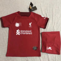 2223 Liverpool Home KIDS JERSEY set เสื้อฟุตบอลลิเวอร์พูลกับกางเกงสูท202223เสื้อฟุตบอลเด็ก Red Kit