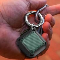 ☏ ใช้งานร่วมกับ Apple AirTag Case Carbon Fiber Keychain Protector Cover สำหรับอุปกรณ์เสริม Key-Ring Dog หรือ Cat Collar Finder GPS