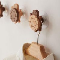 Wooden Hook Creative Nordic Cute Animal Turtles Hook Wall Hanging Coat Hook Home Decoration Solid Wood Hook Kitchen Accessories