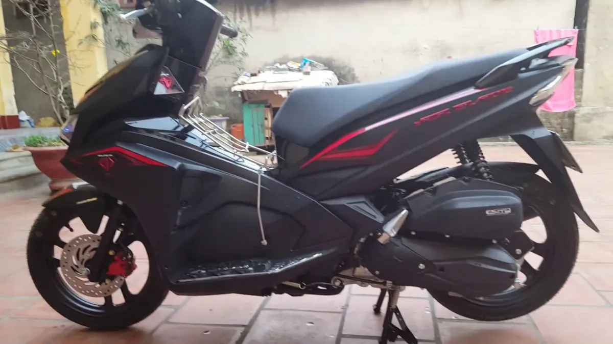 Honda AirBlade 2017 đen nhám giá bao nhiêu Hình ảnh cận cảnh xe AB 2017   MuasamXecom