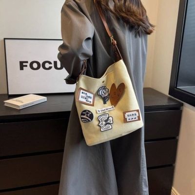 【Hot Sale】 New trendy 2023 large-capacity lazy college student commuter bag Korean version womens fashion shoulder