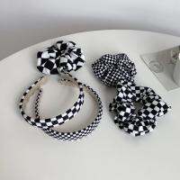 Modern Checkerboard Grid Series เครื่องประดับผมสีดำและสีขาว Grid Hair Hoop กว้าง Head Band ที่สวยงาม Headbands 发晶随