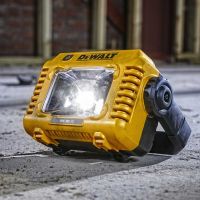 DEWALT ไฟฉายไร้สาย รุ่น DCL077 รับประกันศูนย์ 3 ปี (12V/20V/60V) (เครื่องเปล่า) ไม่รวมแบต