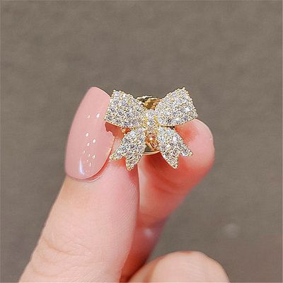 Fashion Cute Bowknot Brooches for Women Metal Anti-glare Lapel Pin Fixed Clothes Pins Sweater Coat Clothing Accessories Brooch