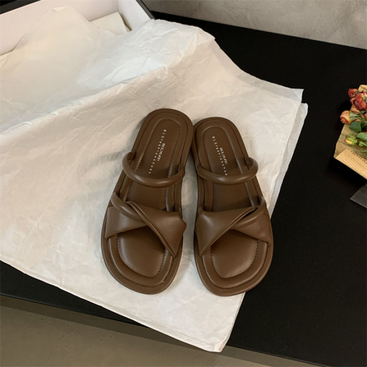 flat-slippers-womens-summer-outdoor-wear-2023-new-korean-style-french-evening-style-temperament-fairy-casual-beach-sandals