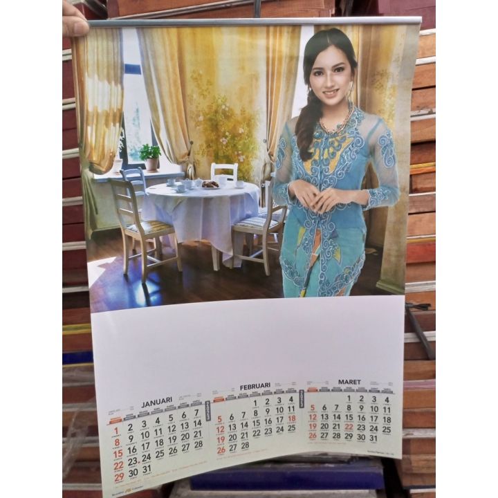 Kalender Dinding Wall Kalender Triwulan Tahun 2023 Motif Artis Kebaya Lz Lazada Indonesia 