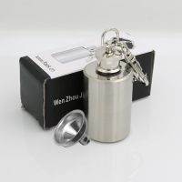 【LZ】♀ஐ¤  Aço inoxidável Flagon portátil com chaveiro funil Mini cilíndrico Hip frasco Whisky vinho recipiente 1oz