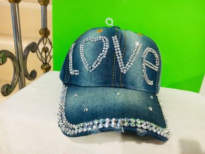 หมวกแก๊ปแฟชั่นสวยงาม ผ้ายีนส์ ลายอักษร LOVE Hat