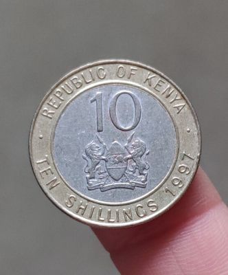100%-New Kenya 10 Shilling เหรียญแอฟริกา23มมต้นฉบับไม่บ่อยนักรุ่นเหรียญที่ระลึก100% ปีสุ่มจริง