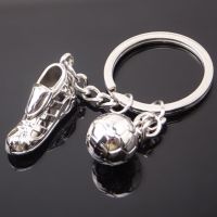 ：&amp;gt;?": 1Pc Creative Soccer Shoes Keychain Metal Football Ball Keyring Bag Pendant For Sports Souvenir Fan Gift Board Game Metal Toy