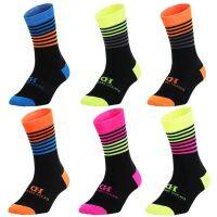 【Sock shop】ฤดูร้อนขี่จักรยานถุงเท้าผู้หญิงและผู้ชายระบายอากาศเหงื่อการบีบอัดวิ่งถุงเท้าบาสเกตบอลกลางหลอดถุงเท้าไนล่อน Hign ยืดหยุ่น