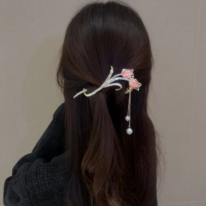dazzling-hair-accessory-ladies-hair-jewelry-crystal-tassel-hairpin-tulip-twist-clip-back-of-head-bun-accessory