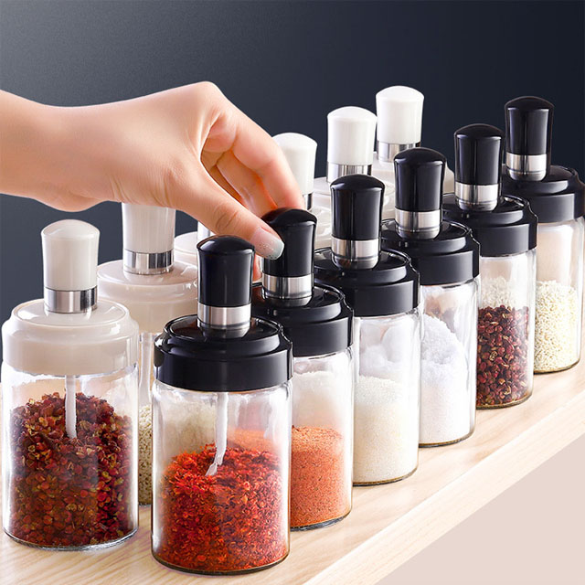 Transparent Containers with Seasoning Spoons Round Glass Seasoning Jars Stainless Steel Lids Salt and Pepper Shakers 