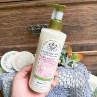 Naris Rose Essence Moisturizing Shampoo Improves frizzy and damaged hair