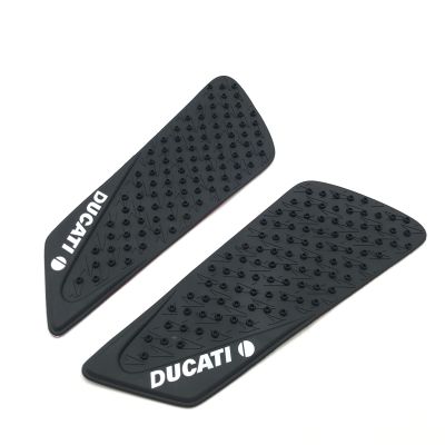 ถังสติกเกอร์กันลื่นมอเตอร์ไซค์อุปกรณ์ป้องกันที่ยึดเข่าข้างแผ่นกันกระแทกสำหรับ Ducati 848 1098 1198 2008-2015 2014 2013 2012 2011