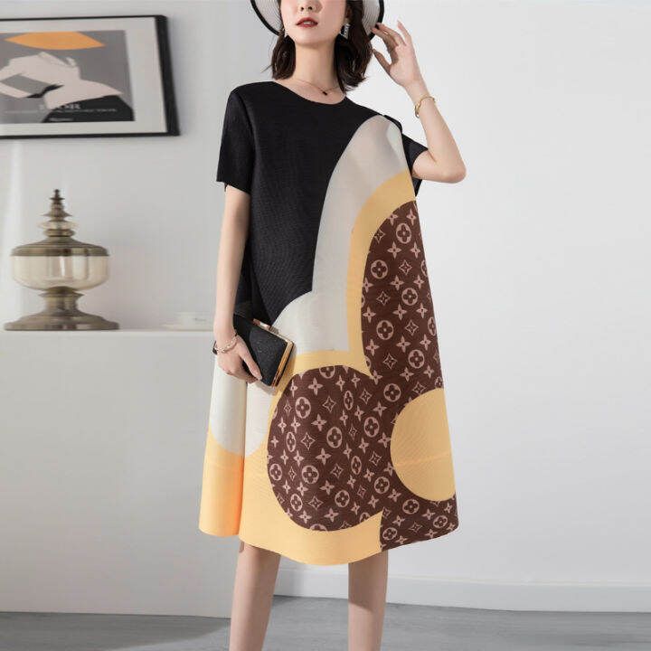 Senior lady Issey Miyake Issey Miyake High-End Sanzhai Pleated Loose Plus  Size Print Dress New 2022 Summer Slim Fit Slimming Plump Girls Medium-Length  Dress | Lazada Singapore