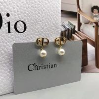 （Ready Stock）925 Silver Needle Pearl Stud Earrings Fashion Luxry Gold Earrings for Woman